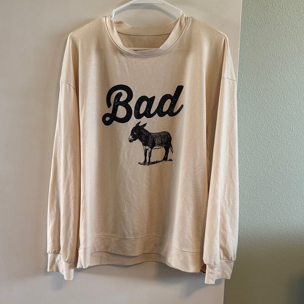 SHEIN Cream Graphic Sweater